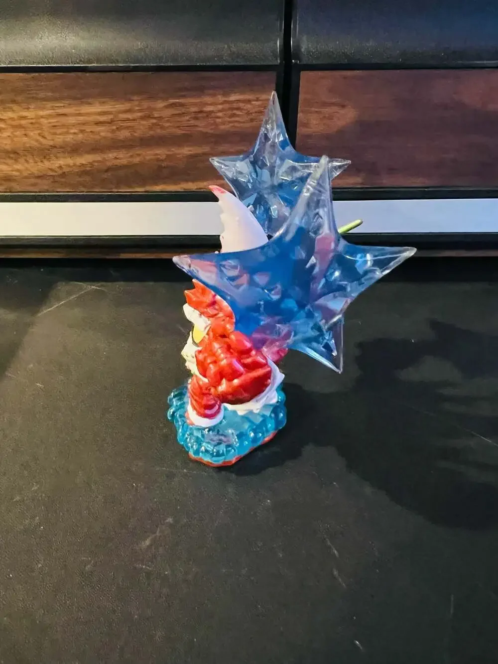 Skylanders Trap Team Winterfest Lob-Star Trap Master Figure
